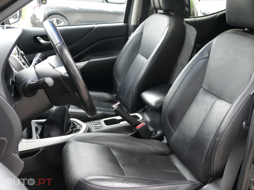 Nissan Navara 2.3 dCi CD 4WD Tekna
