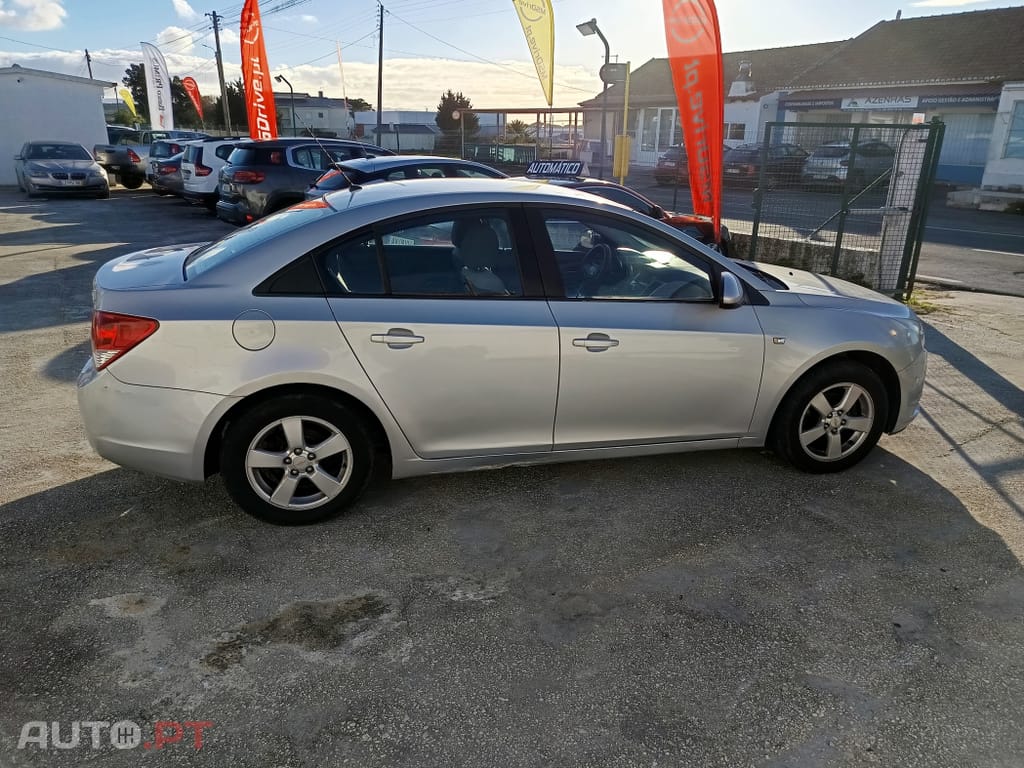 Chevrolet Cruze 1.6 LS