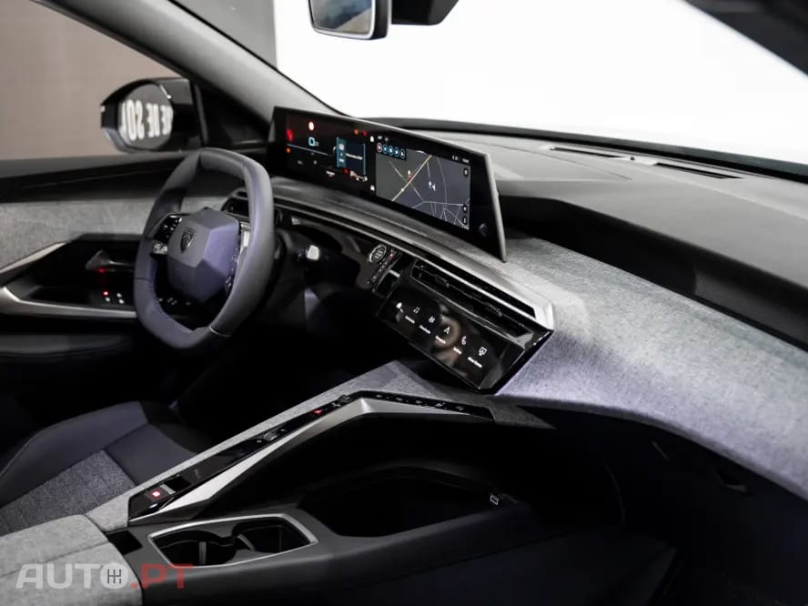 Peugeot 3008 1.2 Hybrid Allure e-DCS6