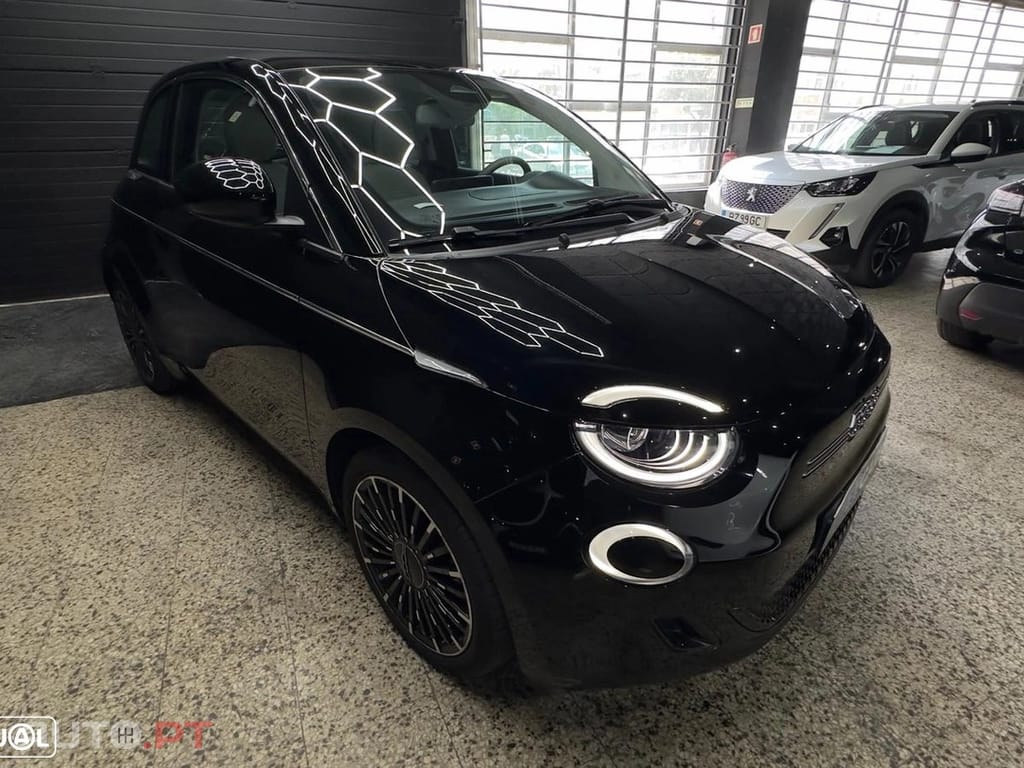 Fiat 500e La Prima
