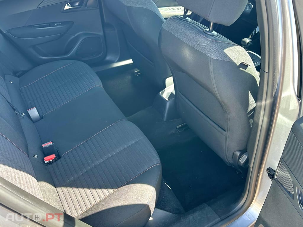Peugeot 2008 1.2 PureTech Active Pack