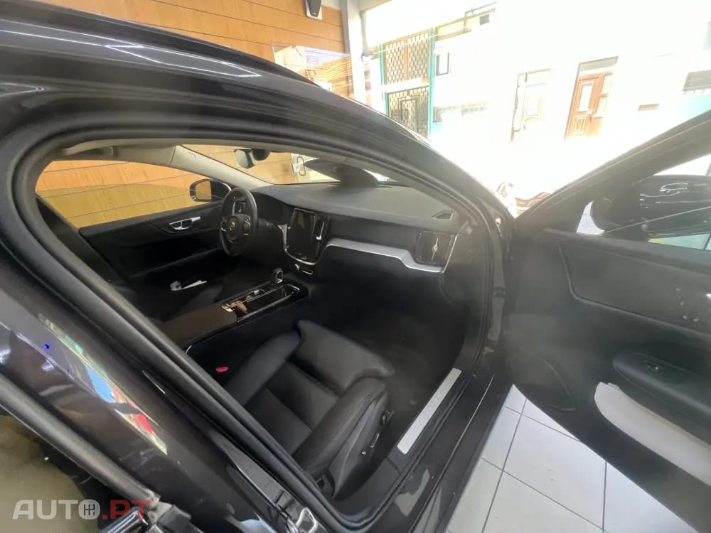 Volvo V60 2.0 T8 AWD TE Plus Dark