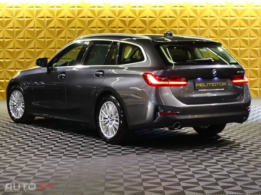 BMW 320 e Line Luxury Auto