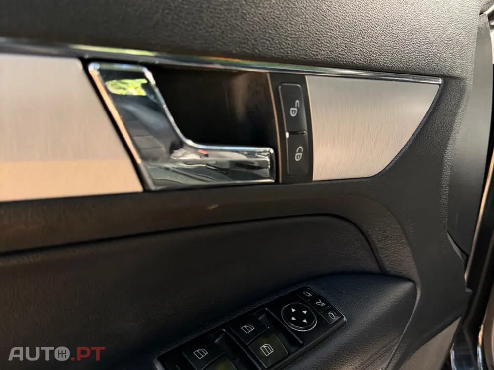 Mercedes-Benz E 220 (BlueTEC) d 9G-TRONIC