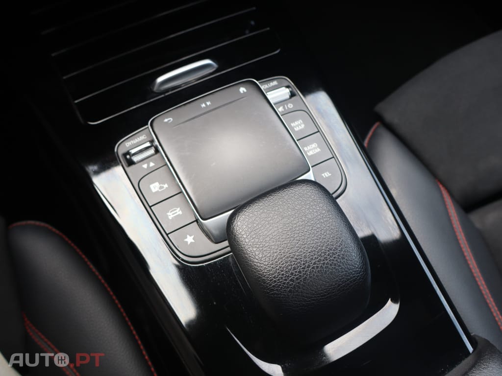 Mercedes-Benz CLA 180 d Shooting Brake AMG Premium Plus