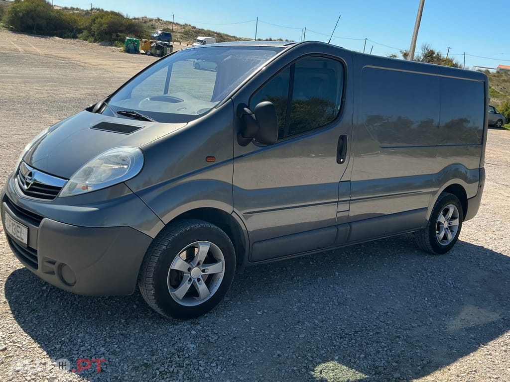 Opel Vivaro Furgones