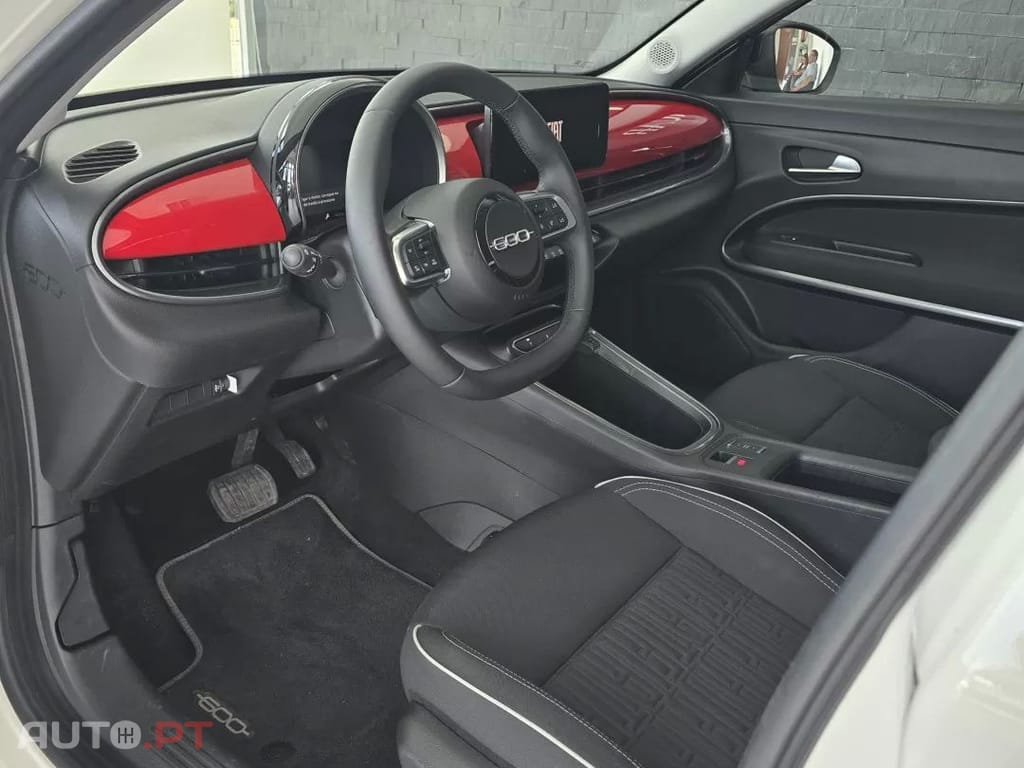 Fiat 600e 54 kWh (RED)