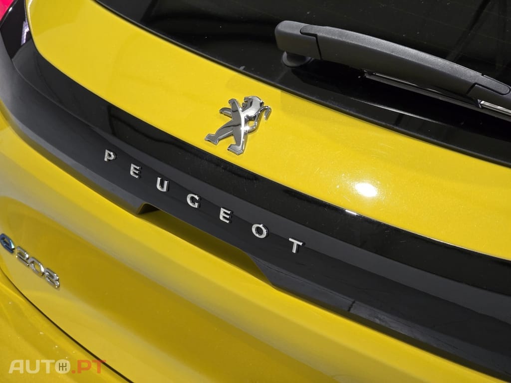 Peugeot E-208 50 kWh Style