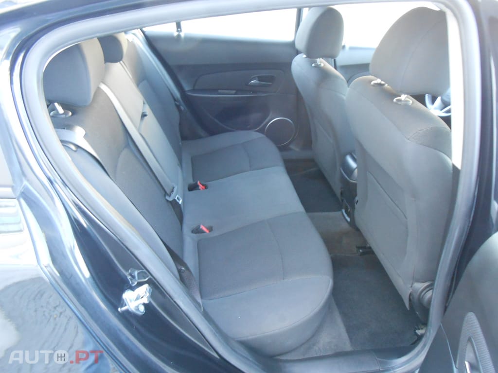 Chevrolet Cruze 1.6 I LT