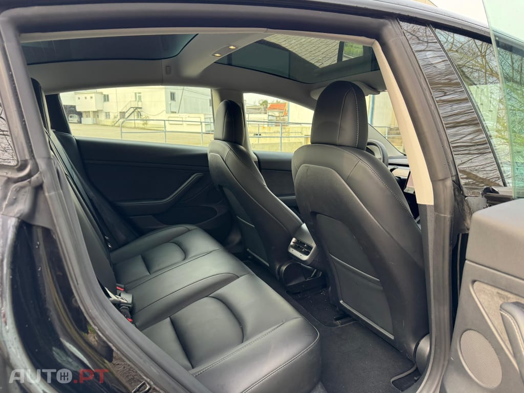 Tesla Model 3 Standard Range Plus RWD