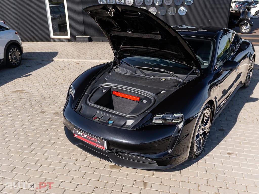 Porsche Taycan 4S
