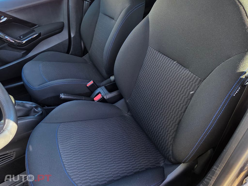 Peugeot 208 1.2 STYLE