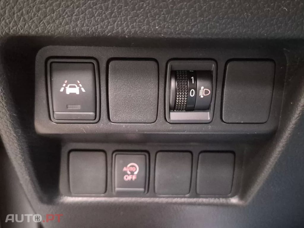 Nissan Qashqai 1.3 DIG-T N-Connecta LED+SKY
