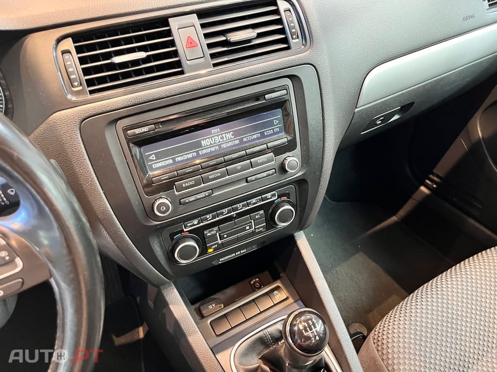 Volkswagen Jetta 1.6 TDI Advance BlueMotion
