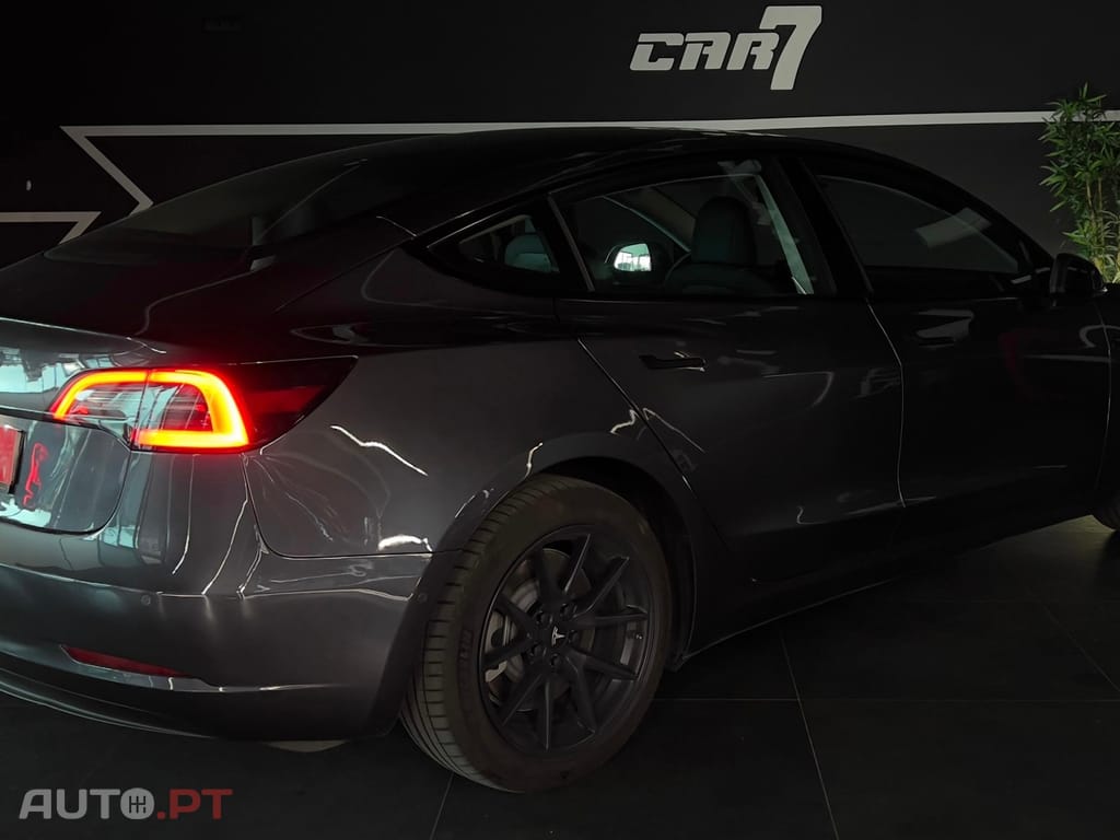 Tesla Model 3 Standard Range Plus RWD