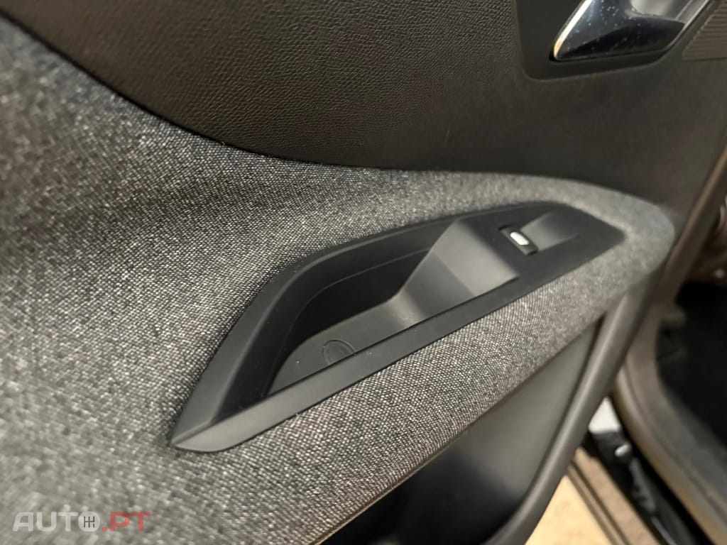 Peugeot 3008 1.5 BlueHDi Active