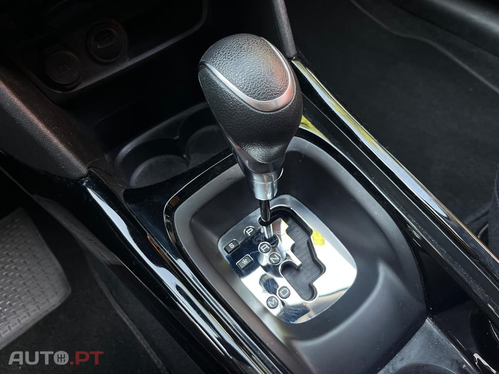 Peugeot 2008  1.2 PureTech Crossway