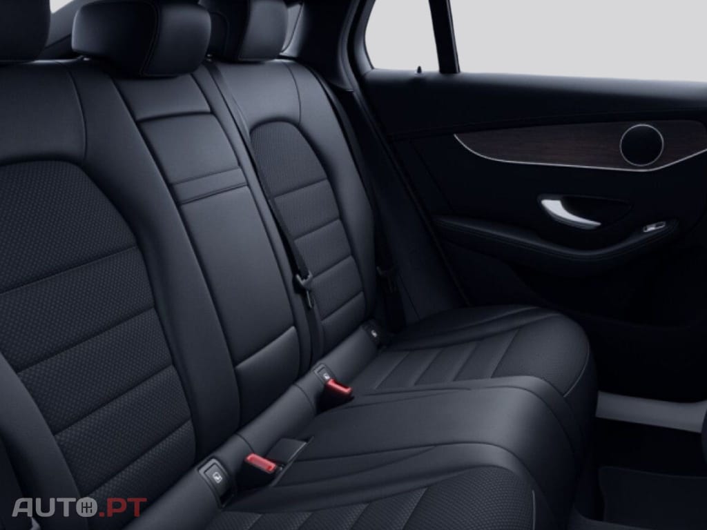 Mercedes-Benz GLC 300 I.V.A DEDUTIVEL e 4M Coupe AMG