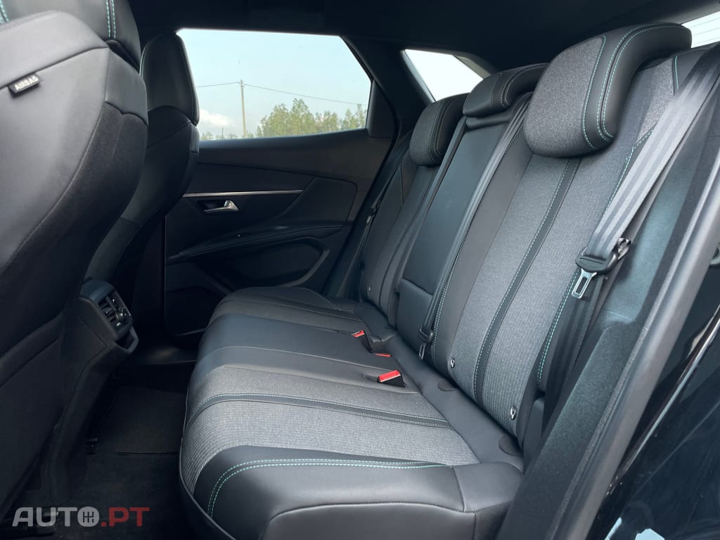 Peugeot 3008 1.2 Hybrid Allure e-DCS6