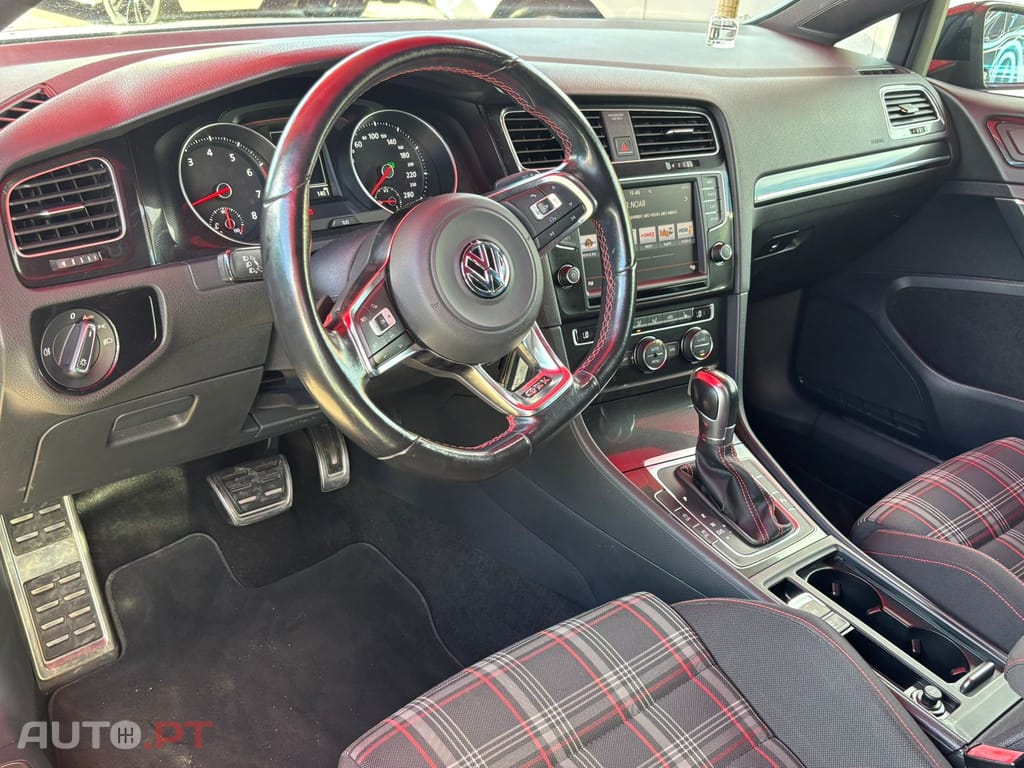 Volkswagen Golf 2.0 TSi GTi DSG Performance