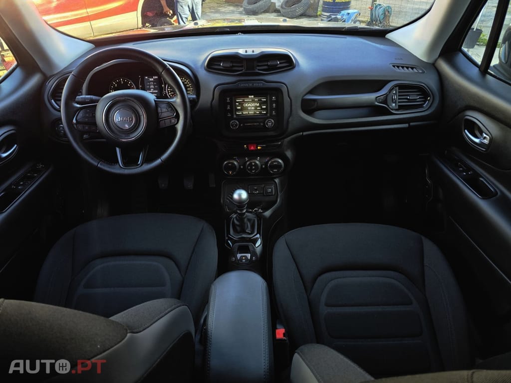 Jeep Renegade 1.6 MJD Night Eagle