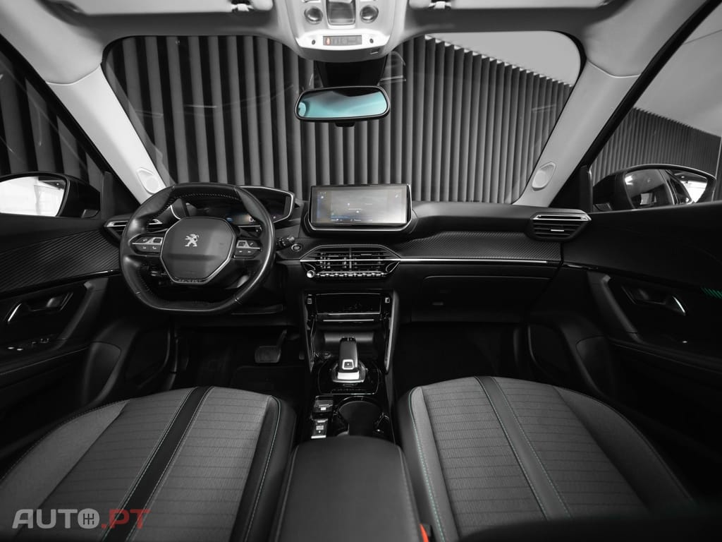 Peugeot 2008 1.5 BlueHDi Allure EAT8