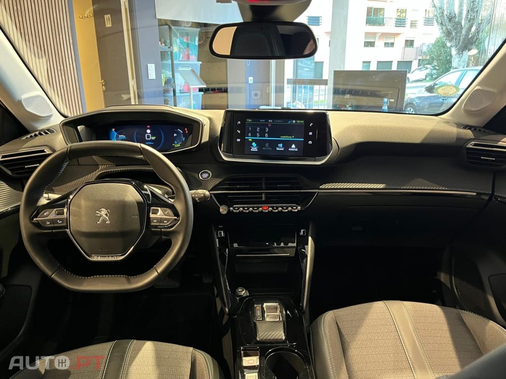 Peugeot E-208 50 kWh Allure Pack