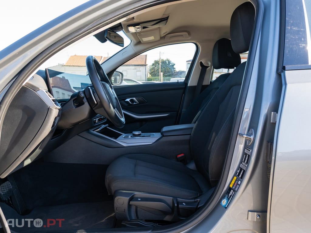 BMW 330 e Auto