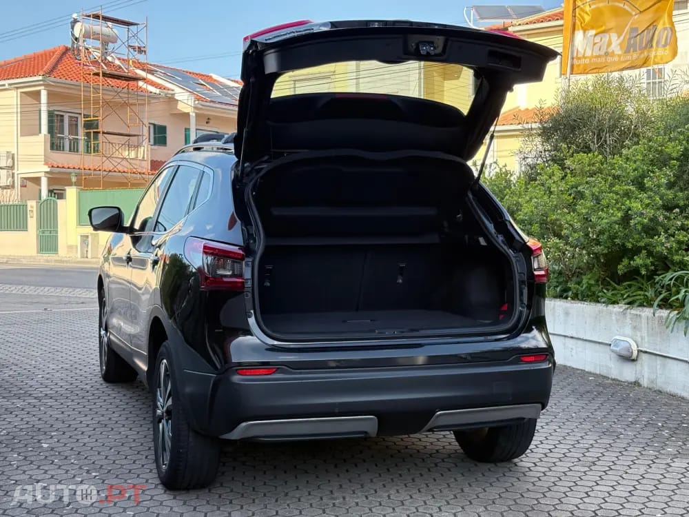 Nissan Qashqai 1.2 DIG-T N-Connecta 18