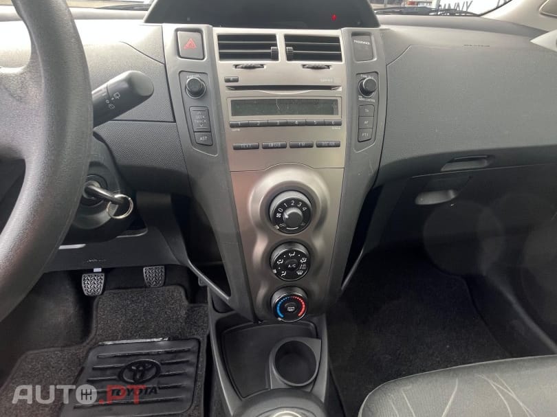 Toyota Yaris 1.0 VVT-i AC
