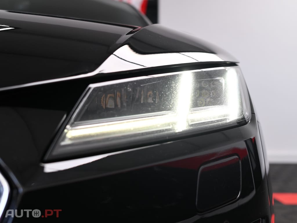 Audi TT 2.0 TFSI quattro S-line S tronic