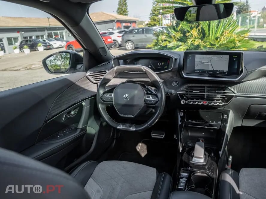 Peugeot E-2008 50 kWh GT