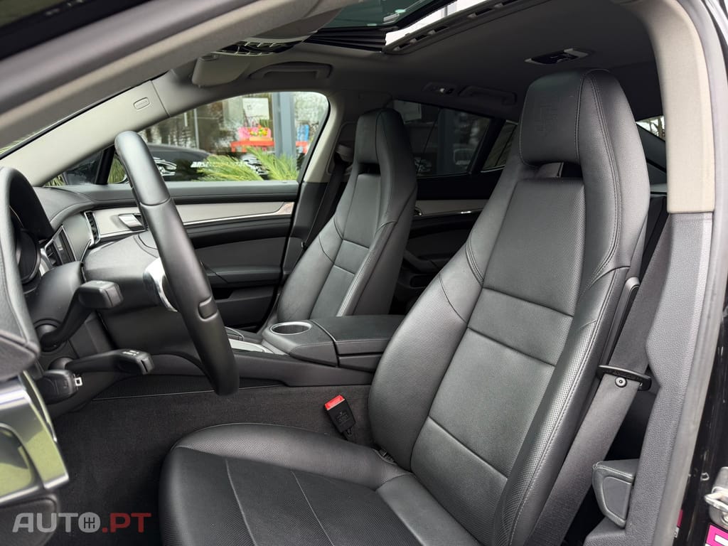 Porsche Panamera Standard