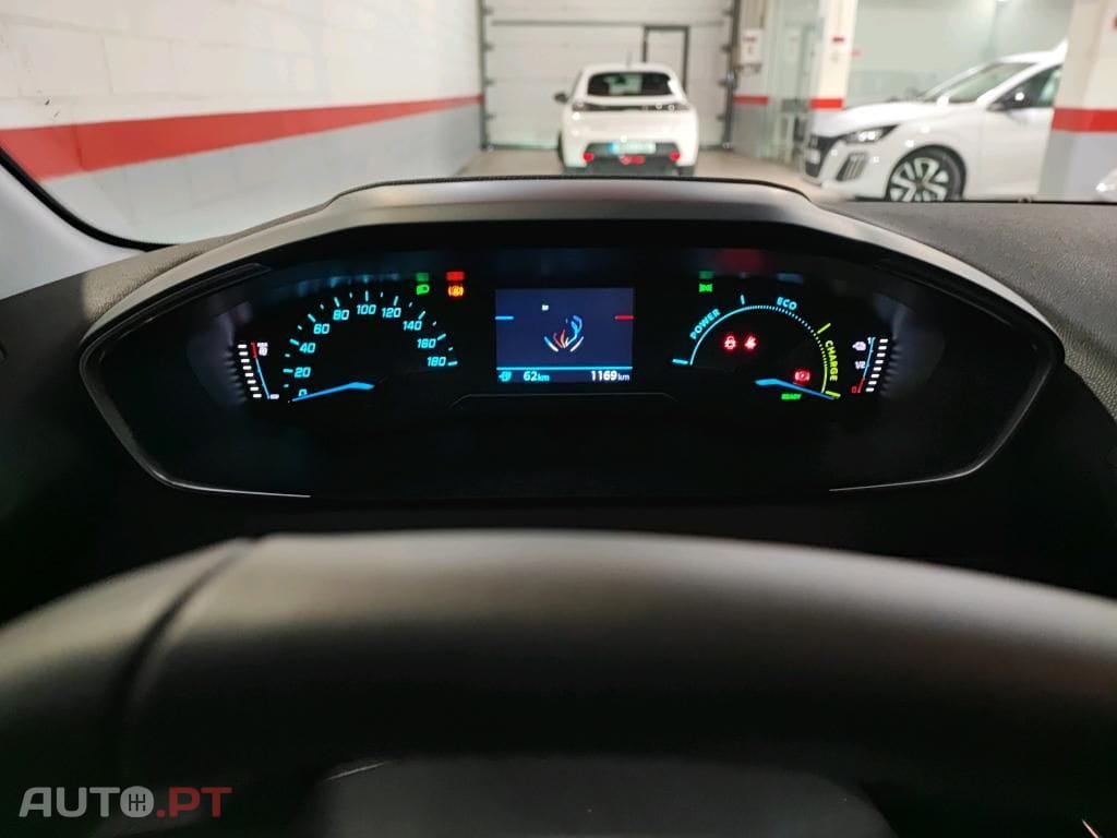 Peugeot E-208 50 kWh Style