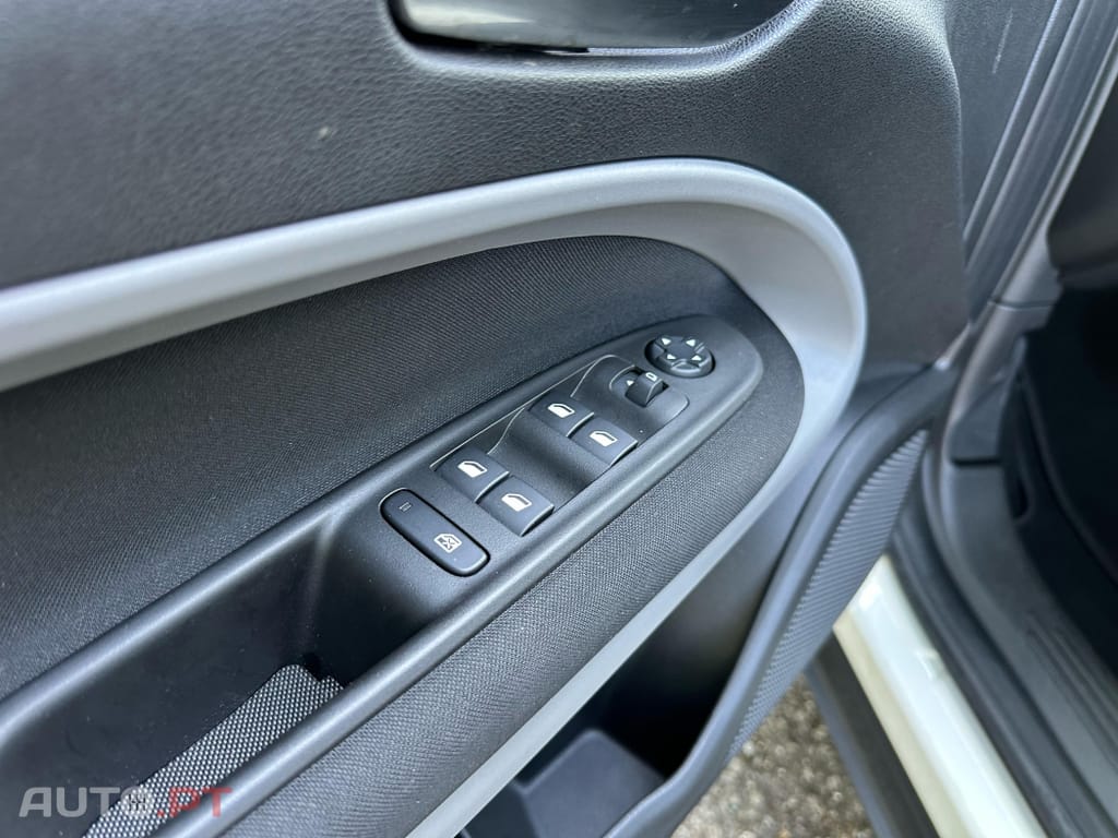 Jeep Avenger Longitude 54kWh