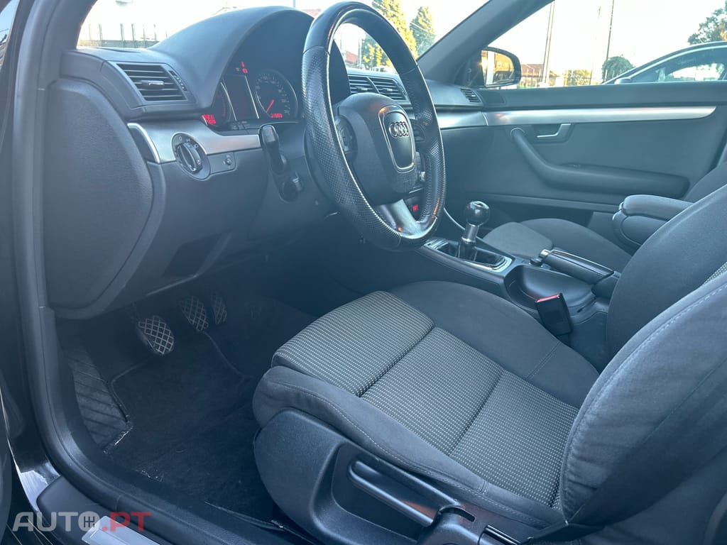 Audi A4 Avant 2.0TDi S-Line