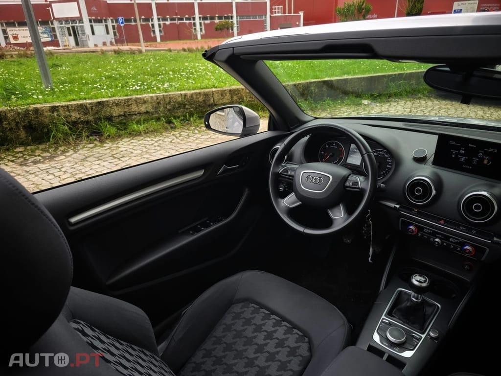 Audi A3 Cabrio 1.6 TDi Attraction