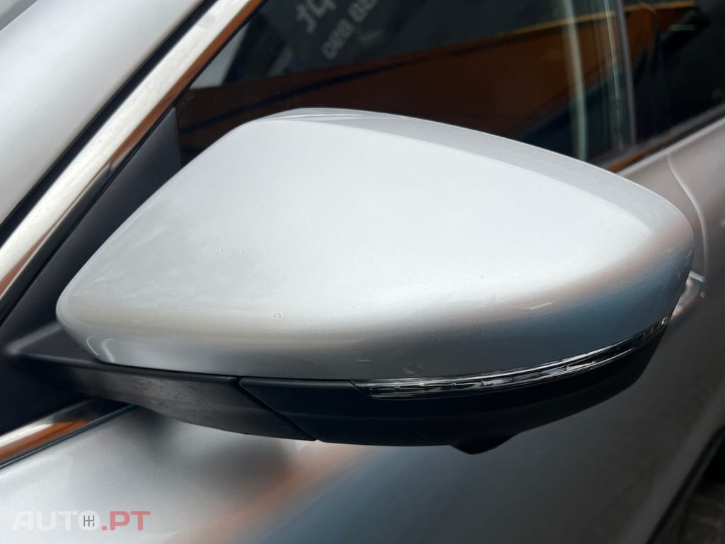 MG EHS PHEV Hybrid Luxury