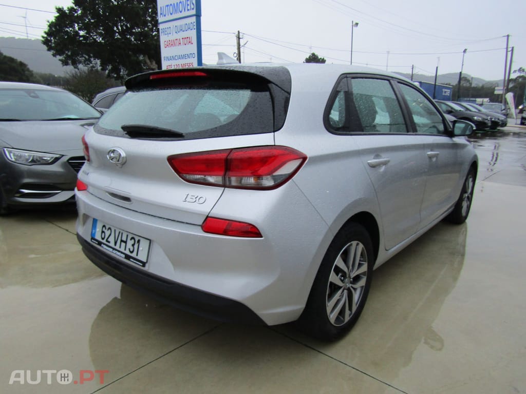 Hyundai i30 1.6 CRDi Blue Comfort Auto AC+J17 DCT