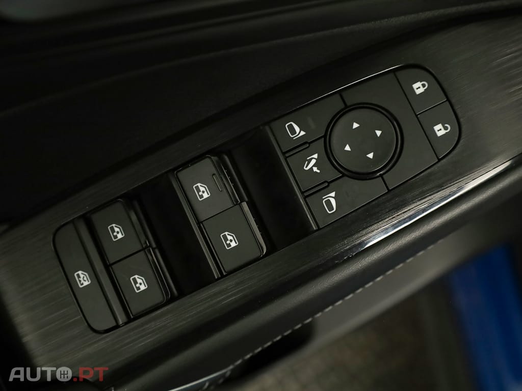 Nissan Qashqai Qashqai 1.3 DIG-T N-Connecta LED Xtronic