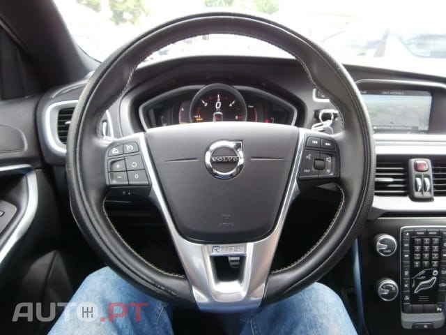 Volvo V40 2.0 D2 R-Design