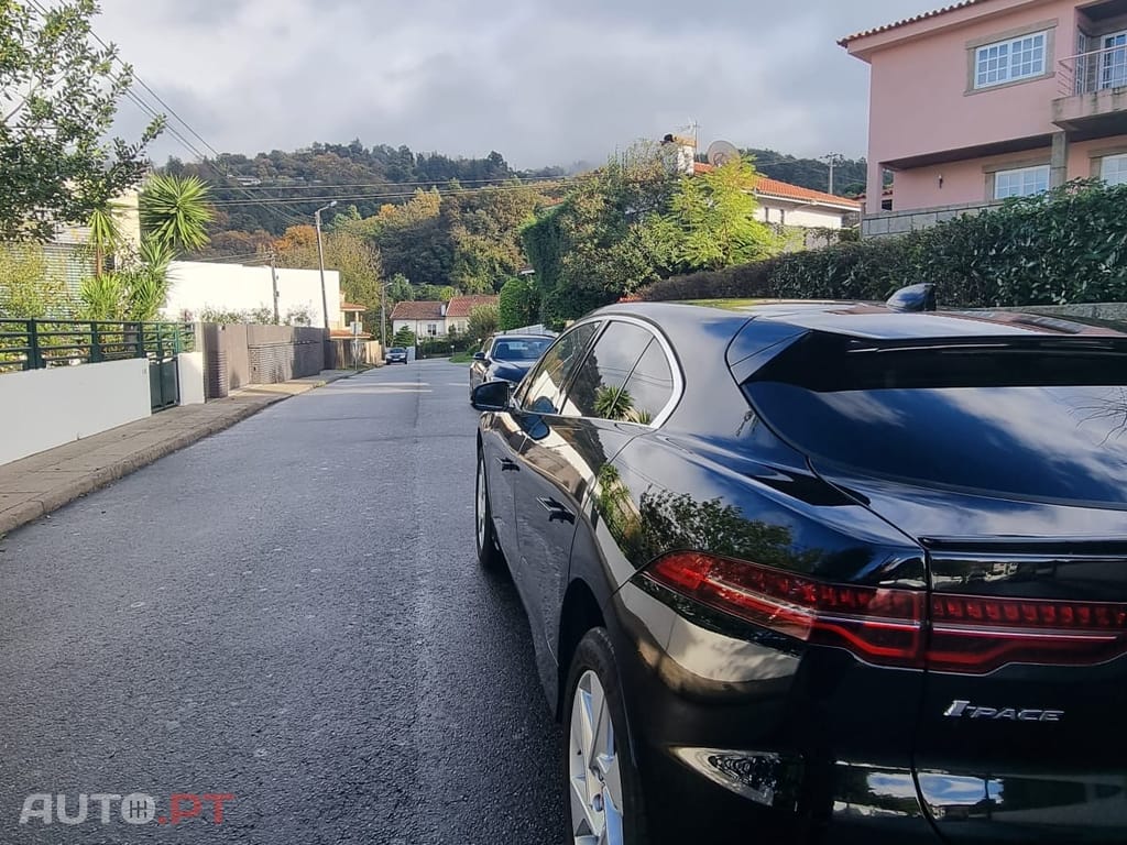 Jaguar I-Pace EV 400