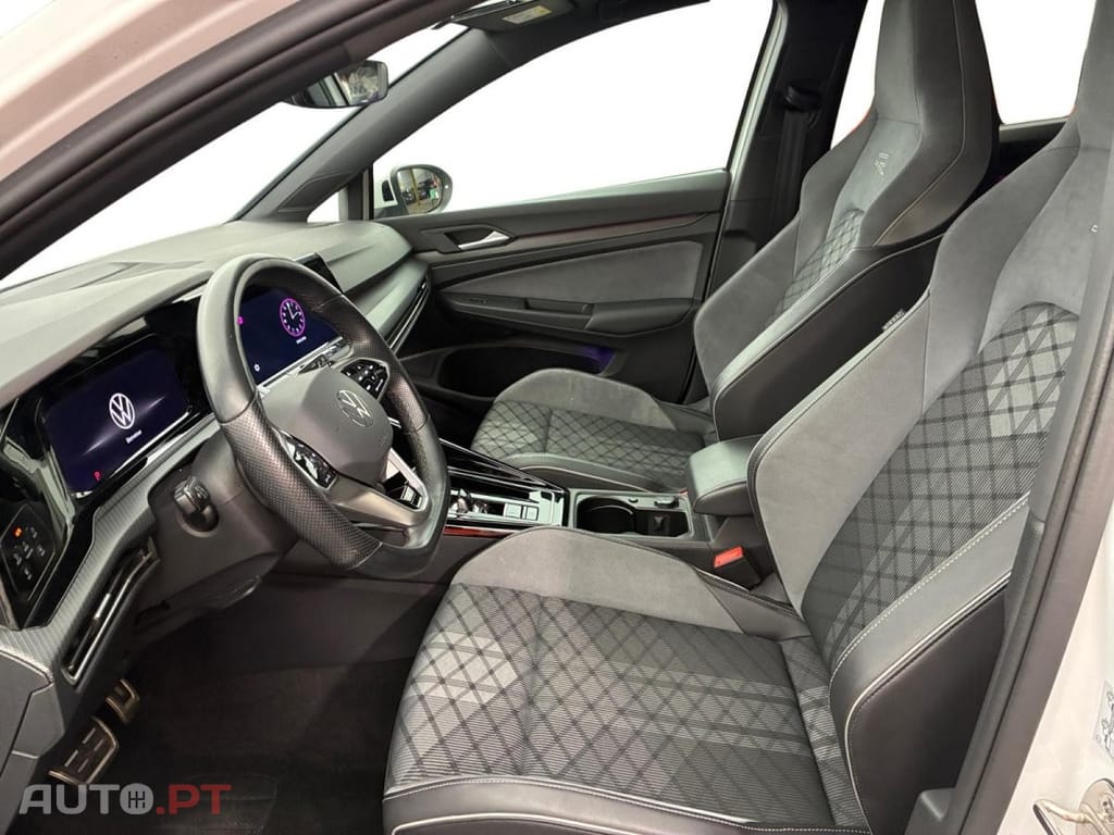 Volkswagen Golf 1.5 eTSI OPF R-Line DSG7