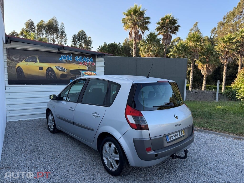 Renault Scénic 1.5 dCi Confort — fotografia 3