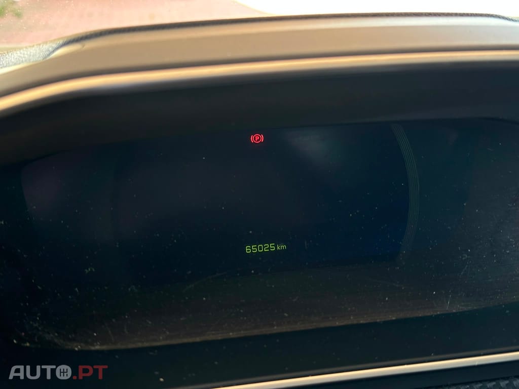 Peugeot 2008 1.2 PureTech Allure EAT8