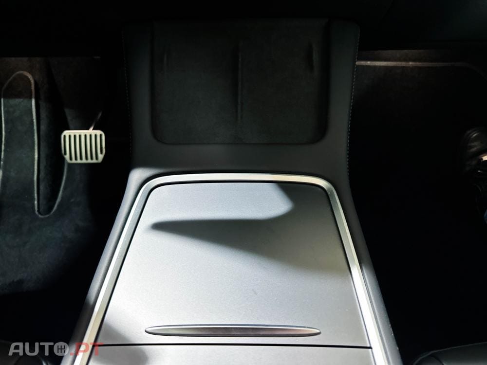 Tesla Model Y Long Range RWD