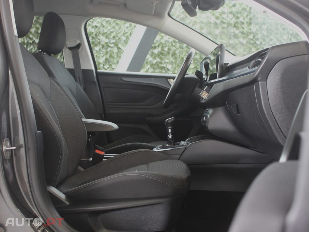 Ford Focus 1.0 EcoBoost MHEV Active X