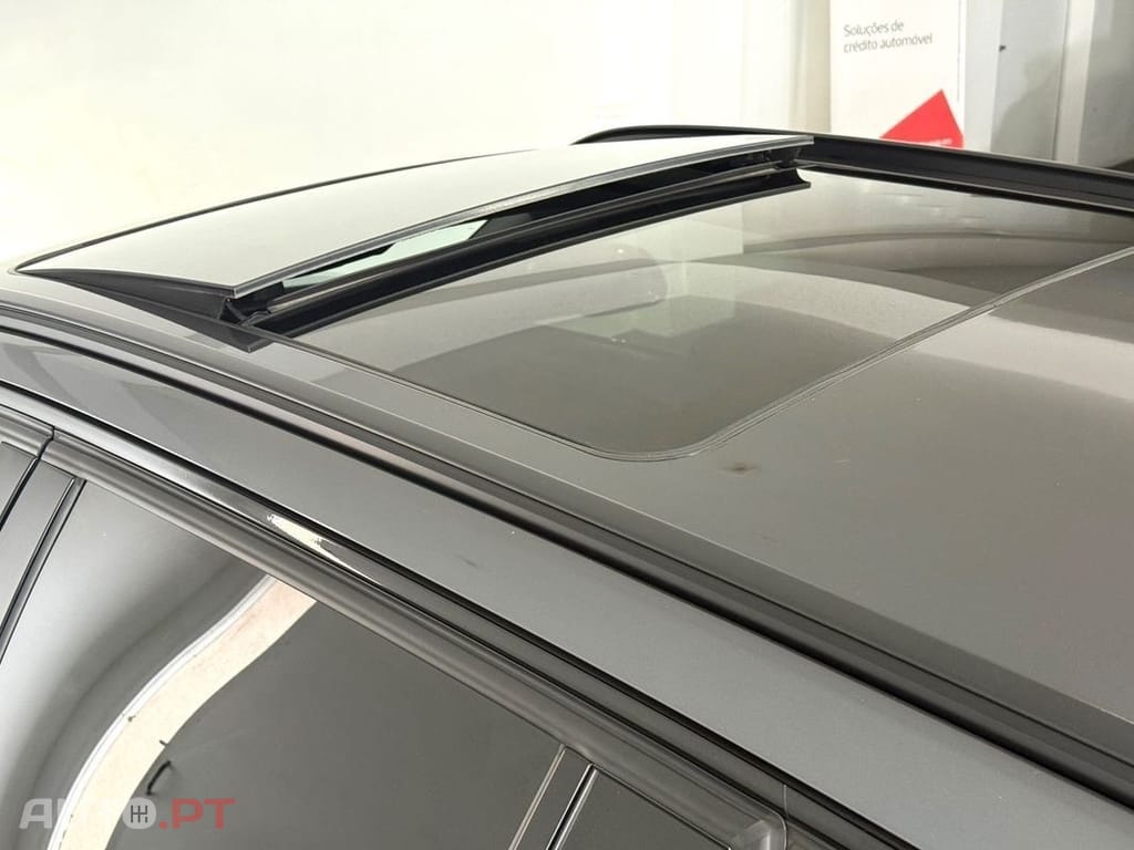 BMW 318 d Pack M Shadow Auto — fotografia 9