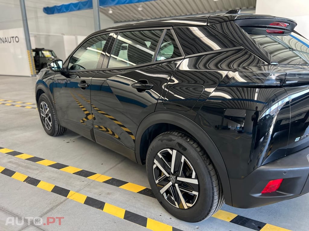 Peugeot E-2008 54 kWh Active