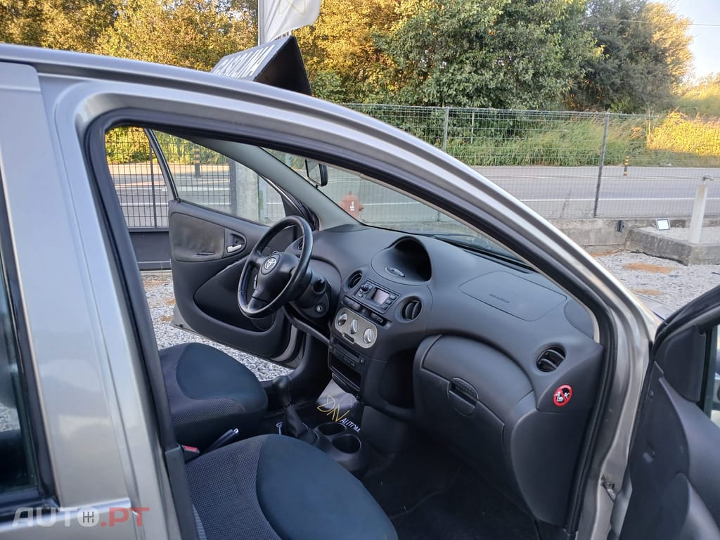 Toyota Yaris 1.0 Terra